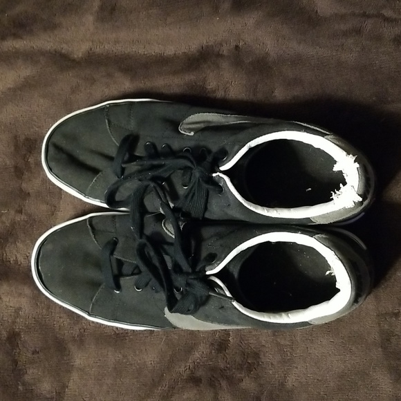 Nike's size 12 : TYB1B - Picture 2 of 7